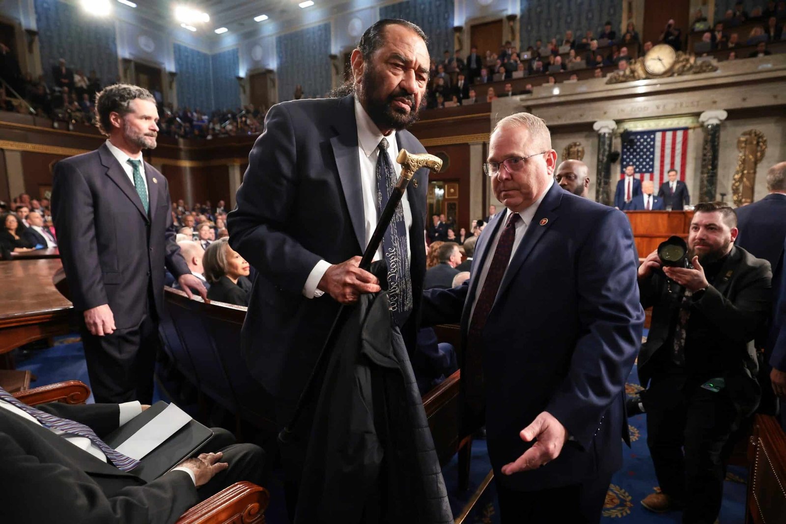 Chamber to celebrate the vote of censorship against the Democrat to Green after Trump's speech interrupted