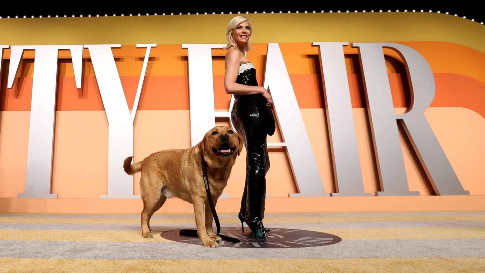 Selma Blair's service dog steals the show in Vanity Fair Oscar Party