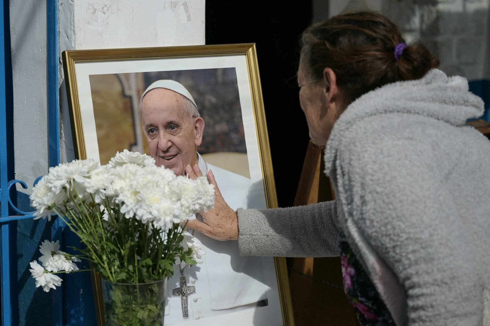 Who are the main contestants to be the next Pope? Experts weigh